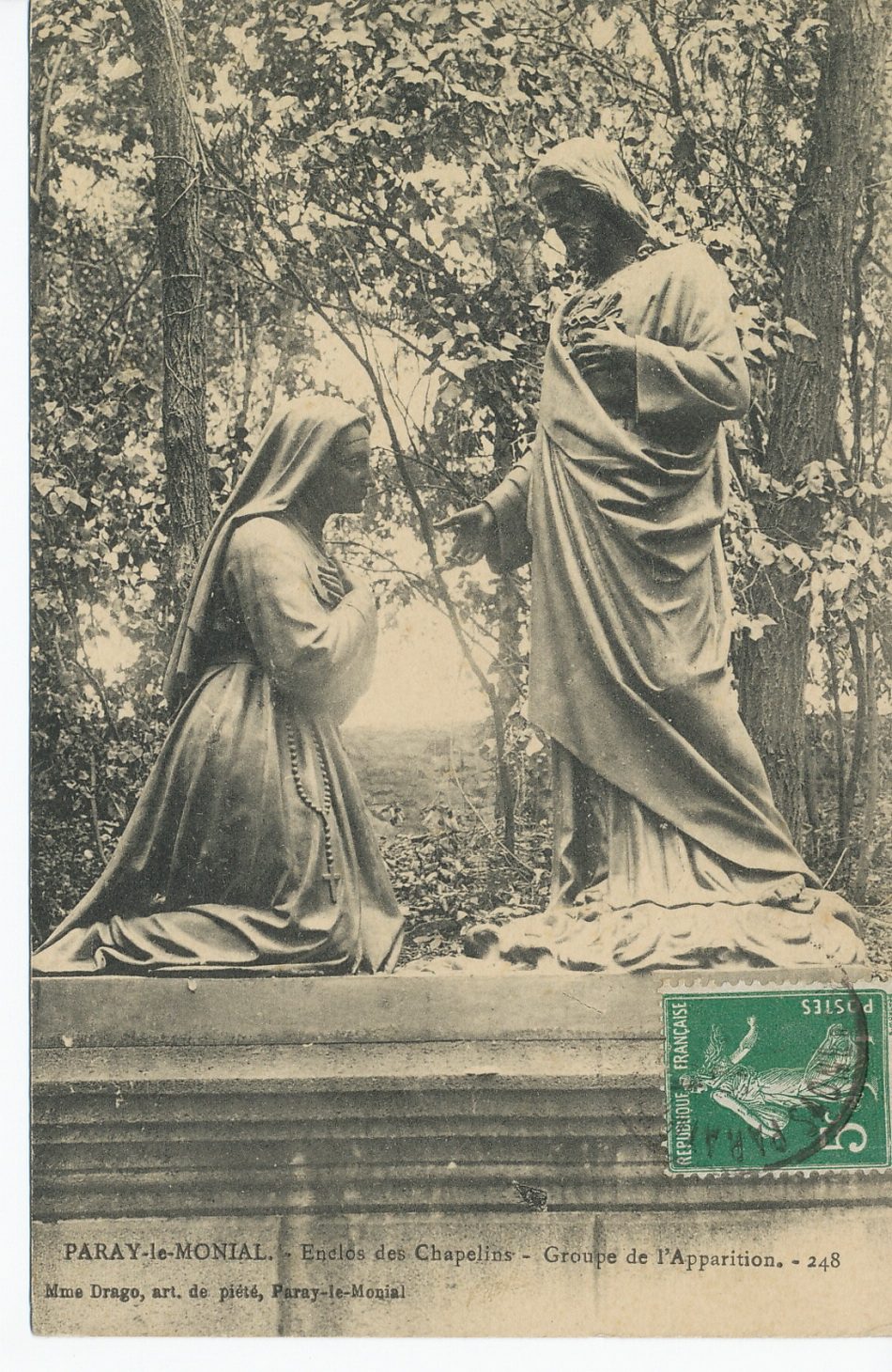 Paray-le-Monial. Enclos des Chapelins. Groupe de l'Apparition.