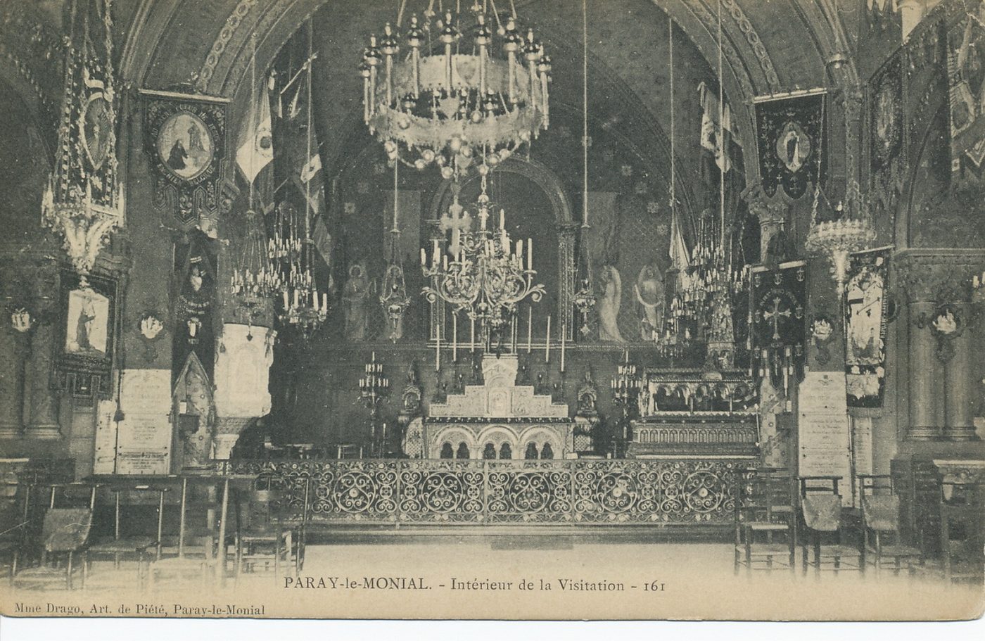 Paray-le-Monial. Intérieur de la Visitation.