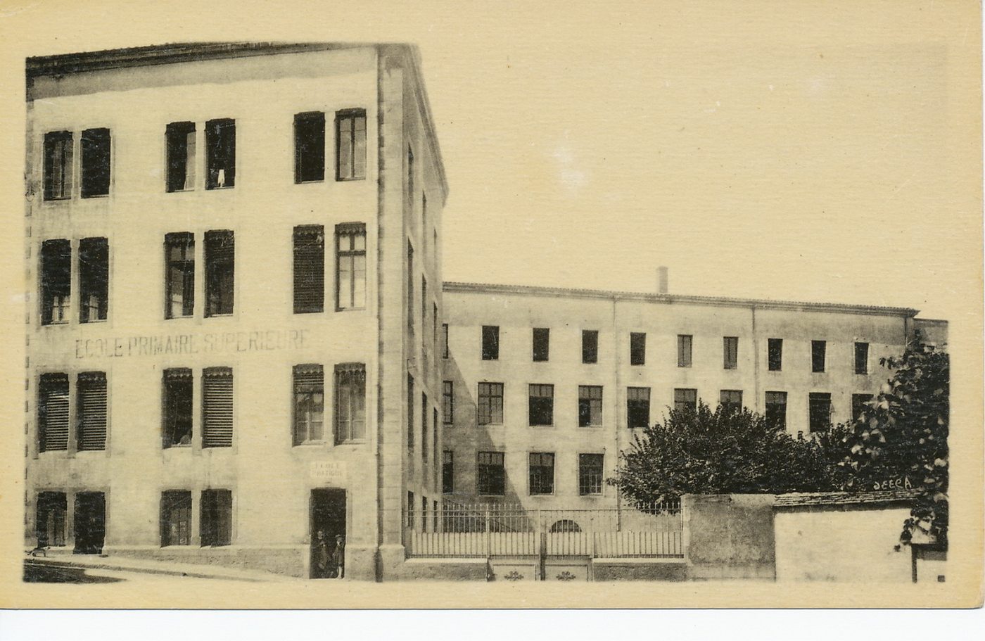 Tournus. Ecole primaire supérieure.
