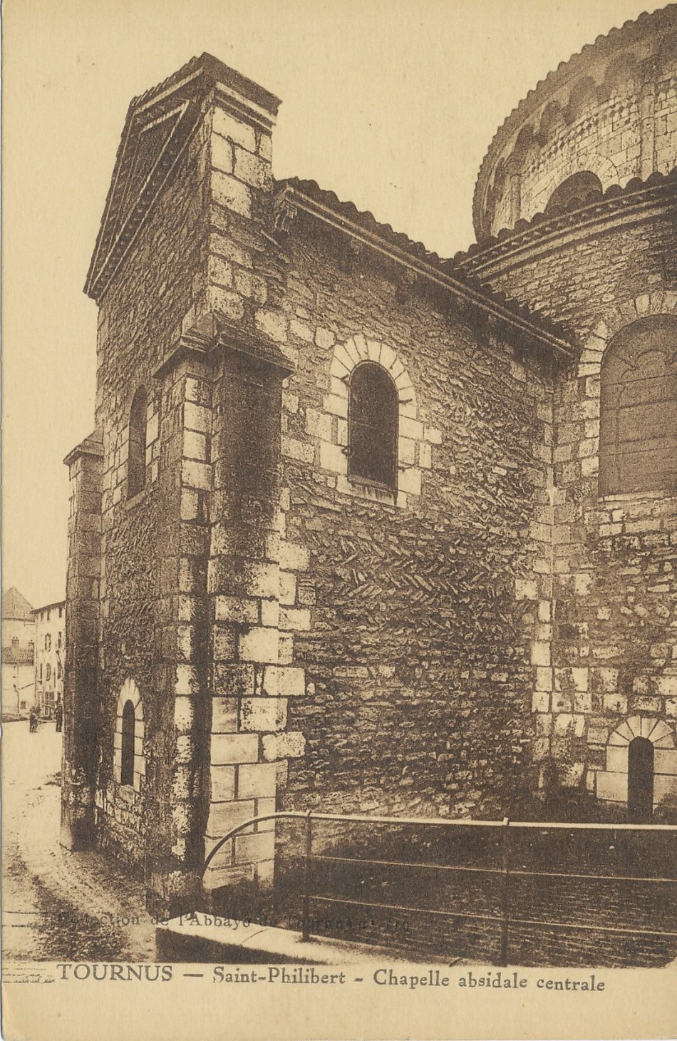 Tournus. Saint-Philibert. Chapelle absidale centrale.