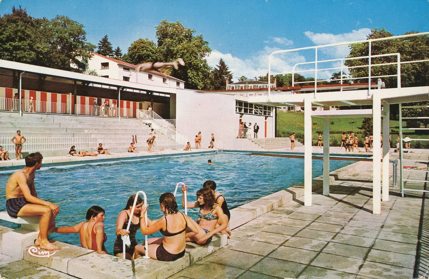 Bourbon-Lancy. Piscine de Saint-Prix.