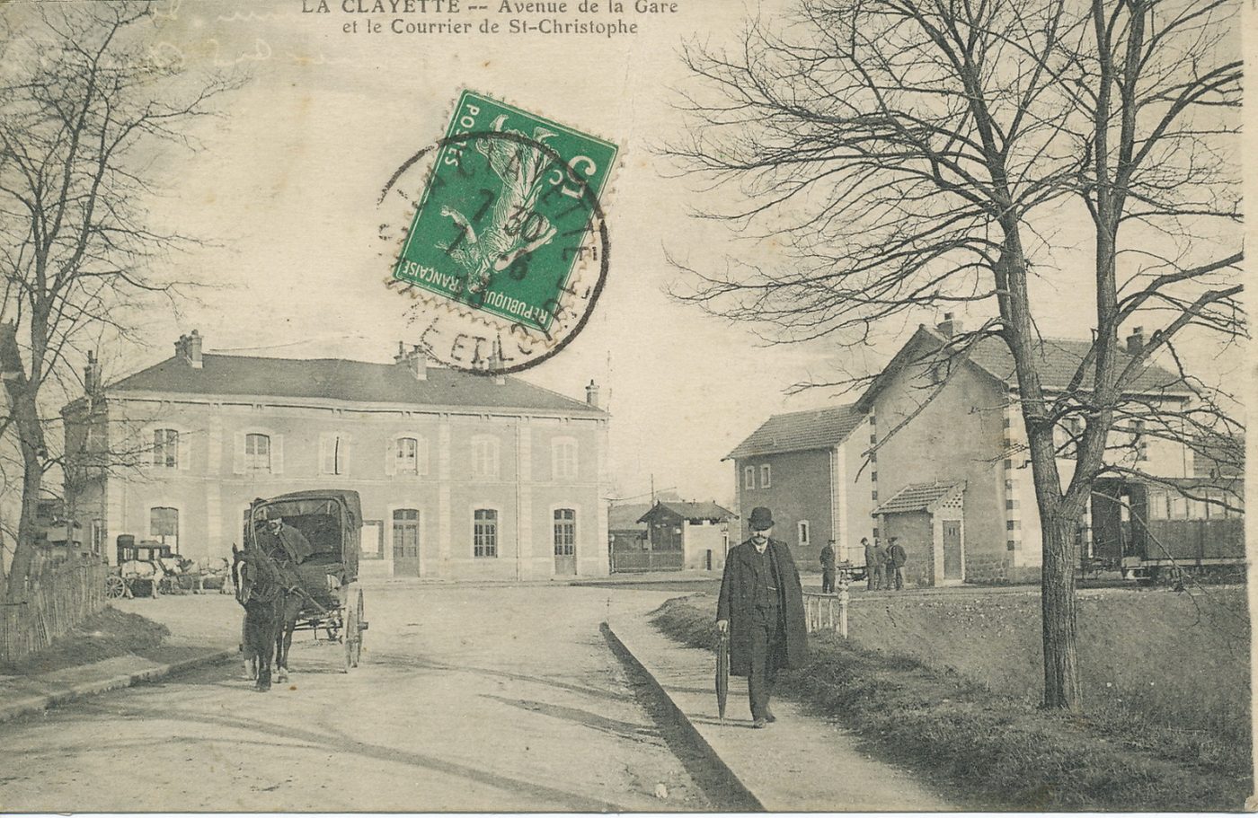 La Clayette. Avenue de la Gare et le courrier de Saint-Christophe.