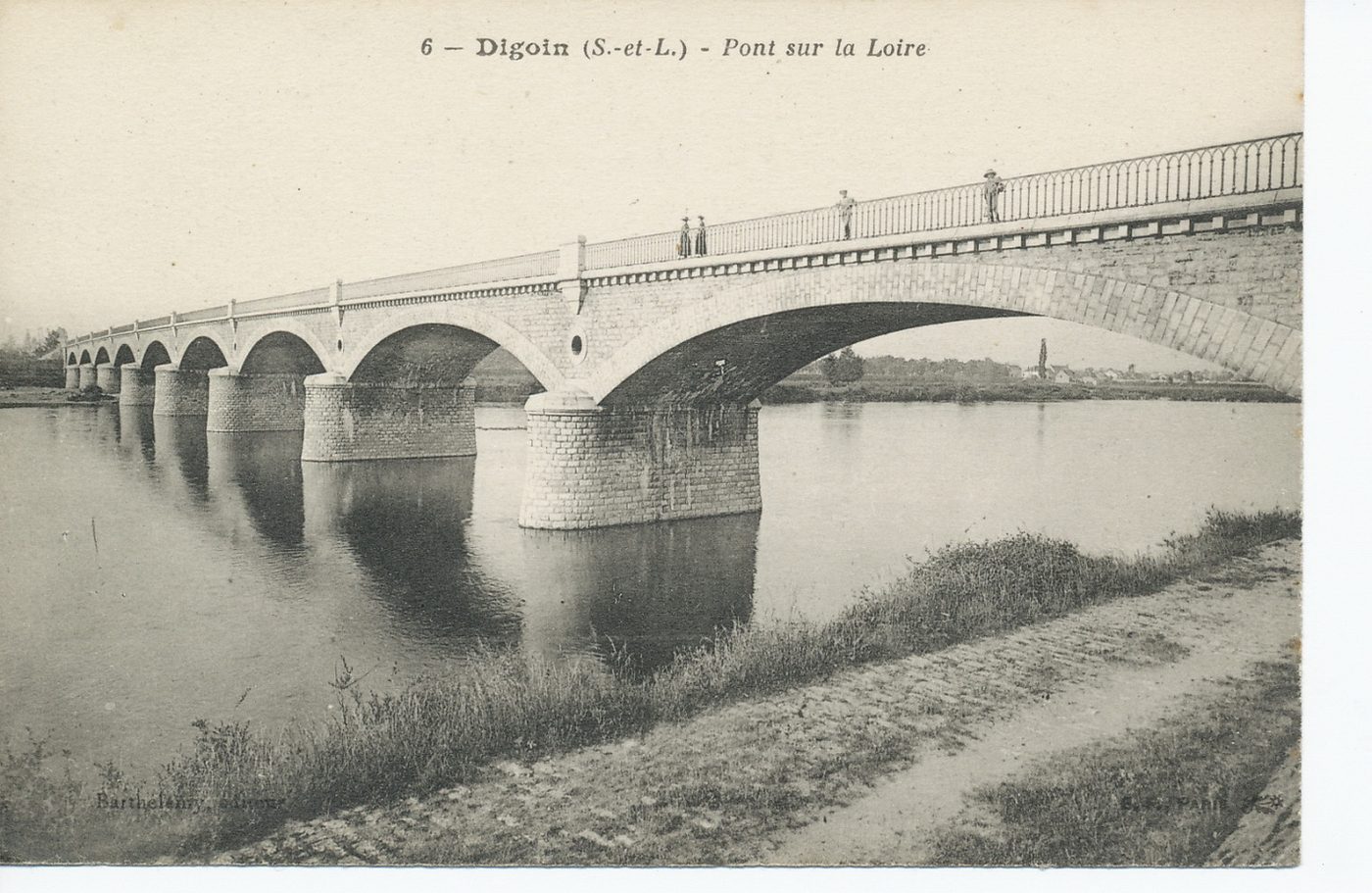 Digoin. Pont sur la Loire.