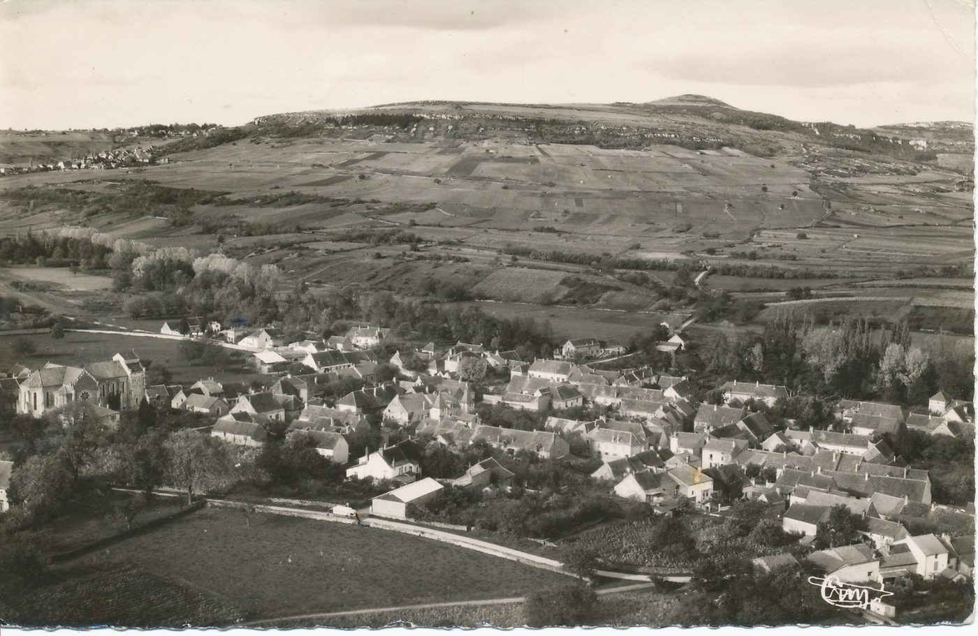 Cheilly. Vue générale aérienne.