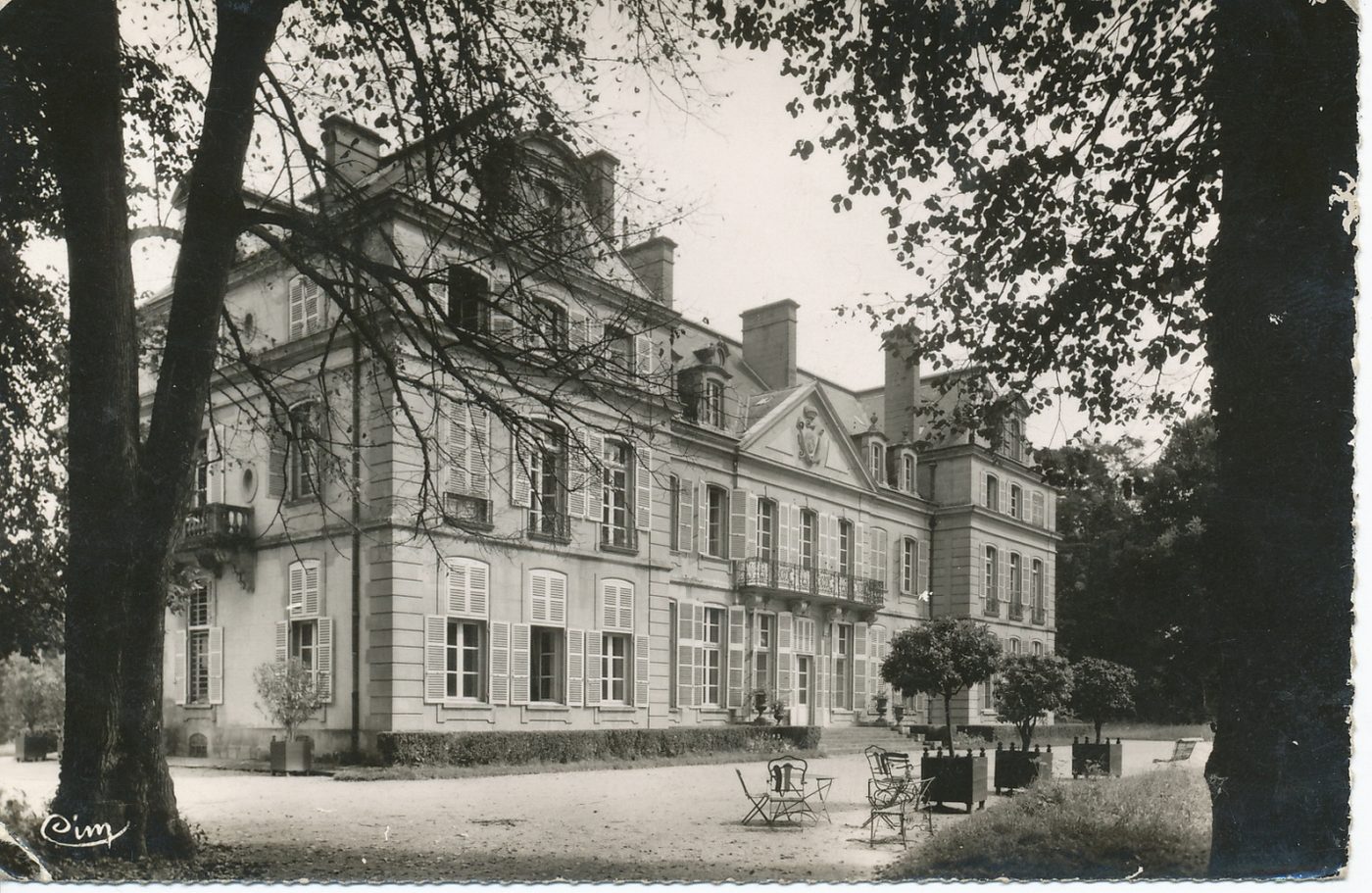 Génelard. Château de Croy.