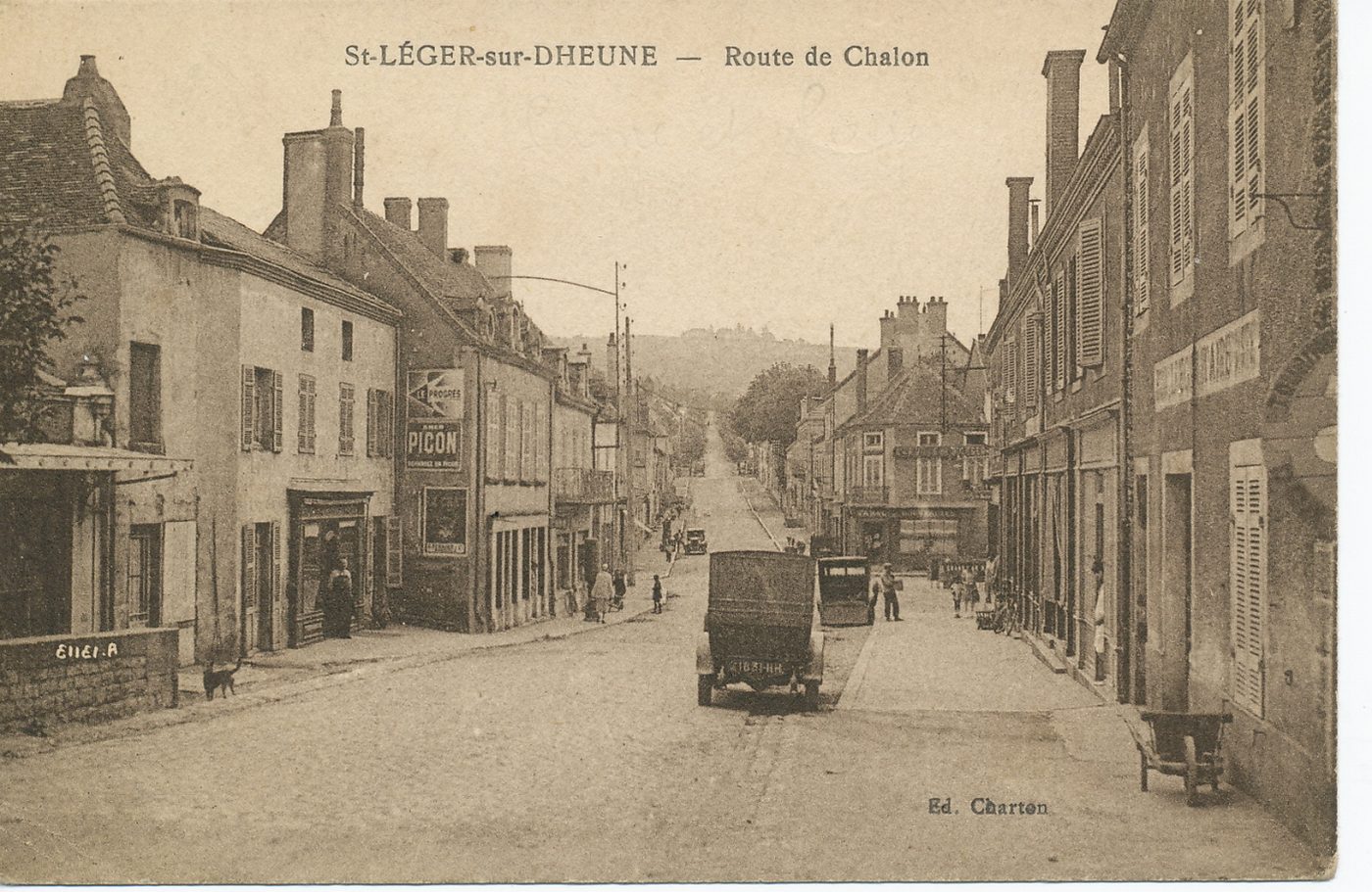 Saint-Léger-sur-Dheune. Route de Chalon.