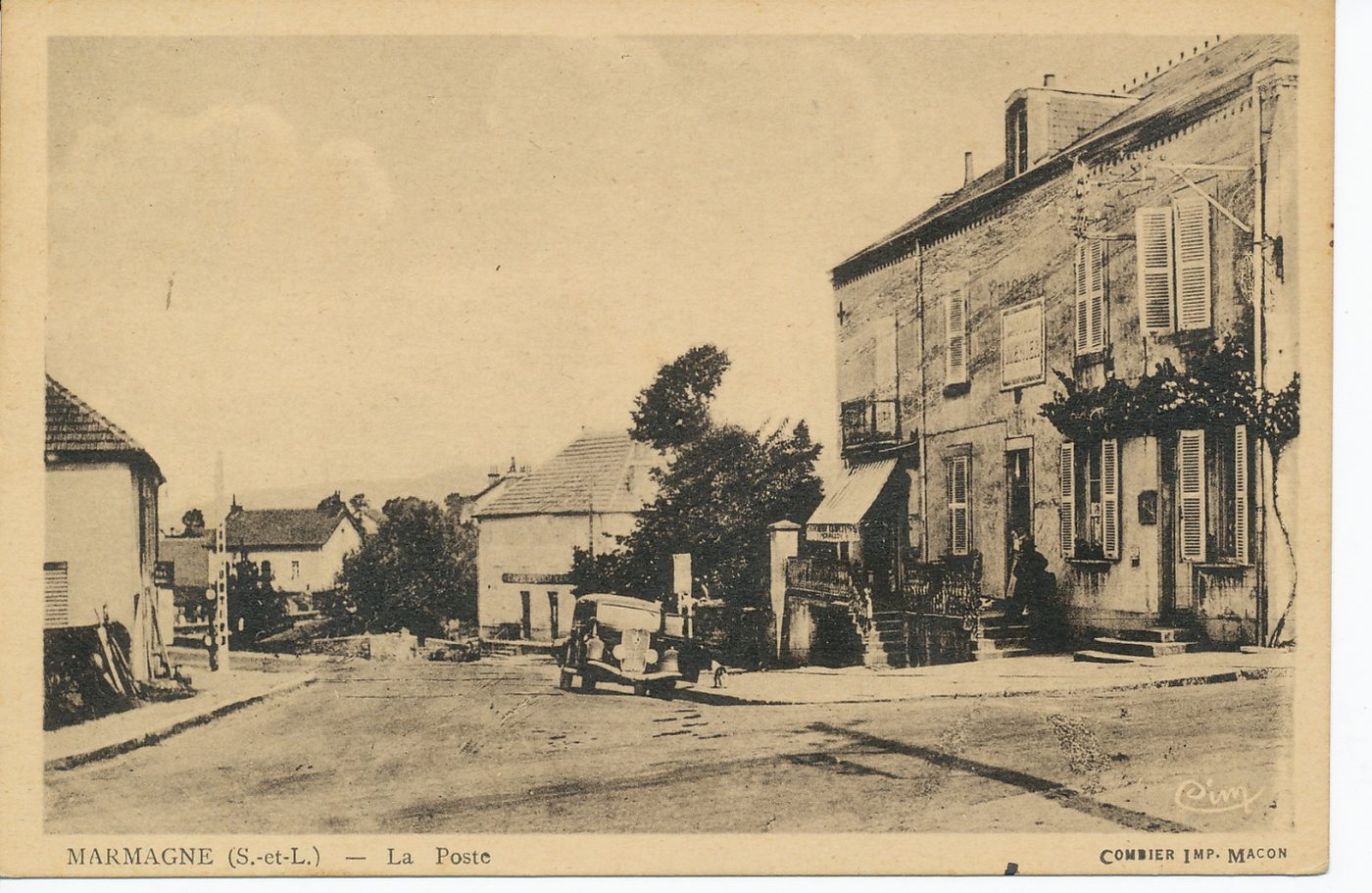 Marmagne. La poste.