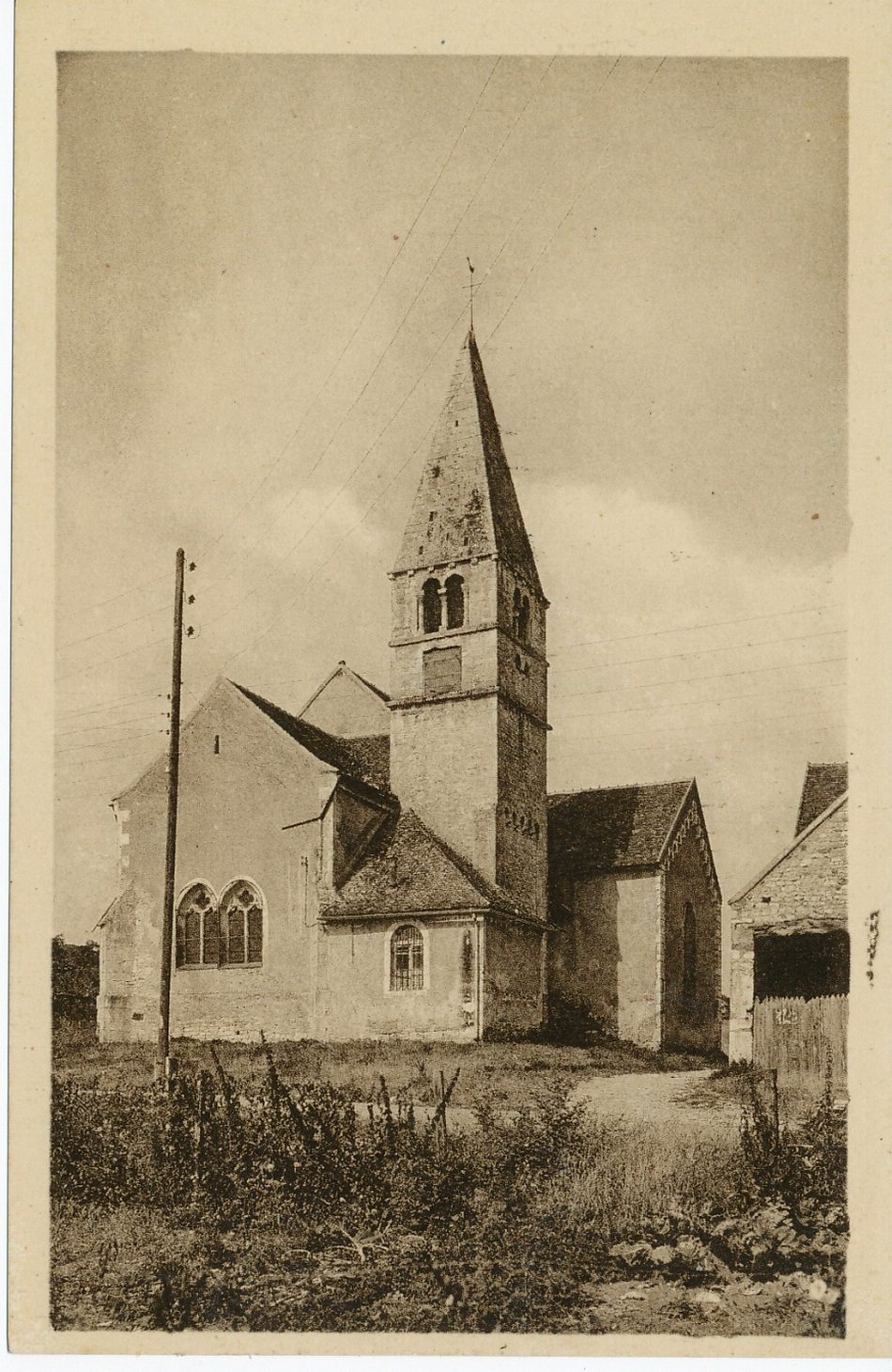Saint-Boil. L'église.