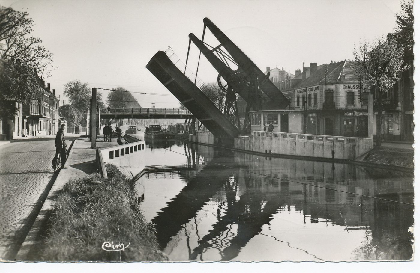 Montceau-les-Mines. Le pont levant.
