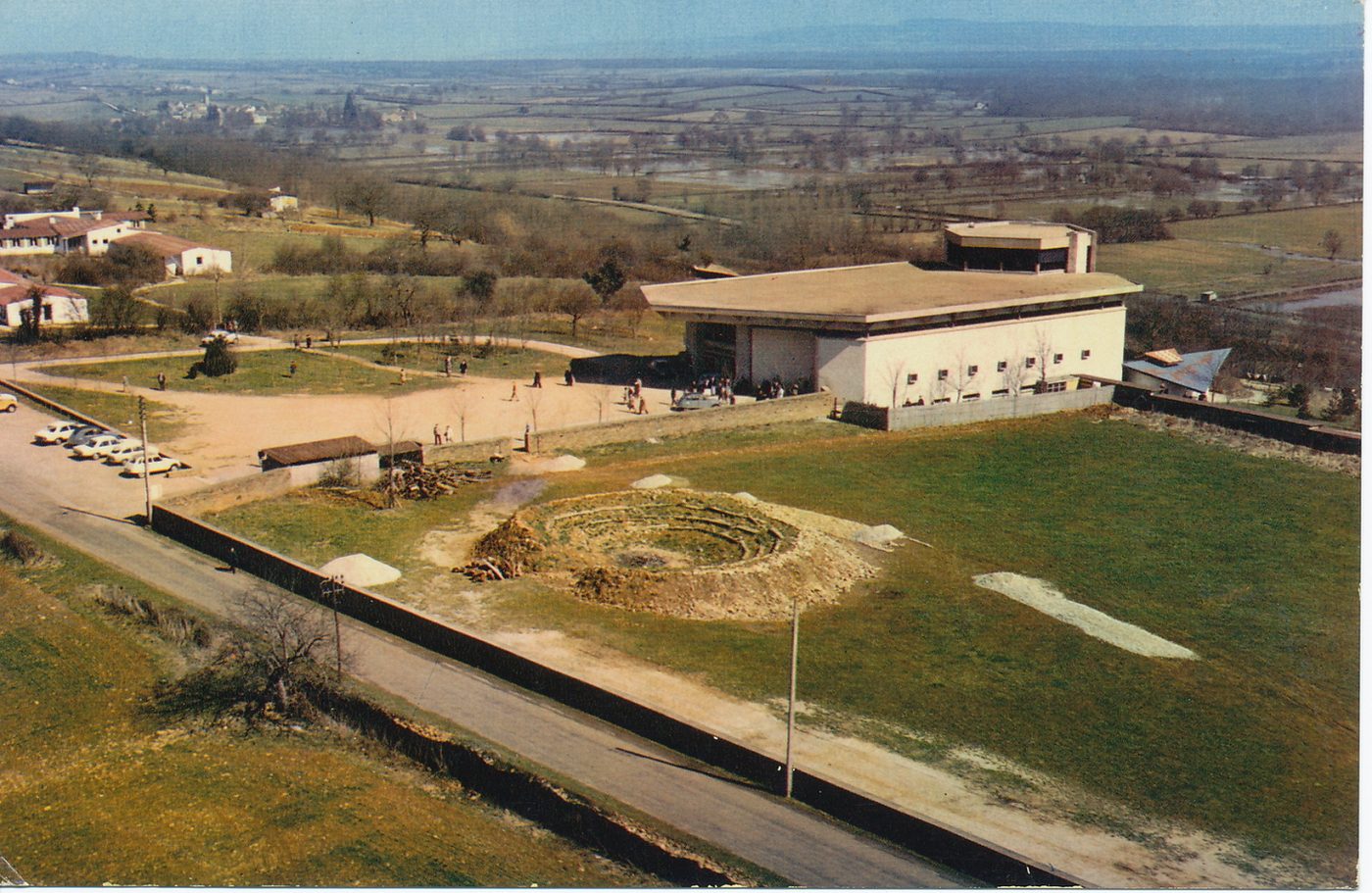 Taizé. Eglise de la Réconciliation.