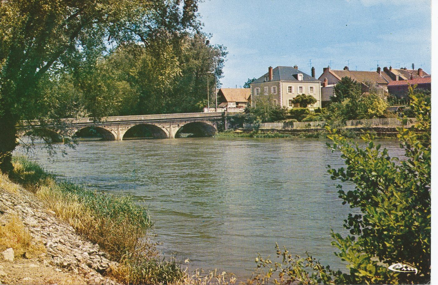 Gueugnon. Le pont sur l'Arroux.