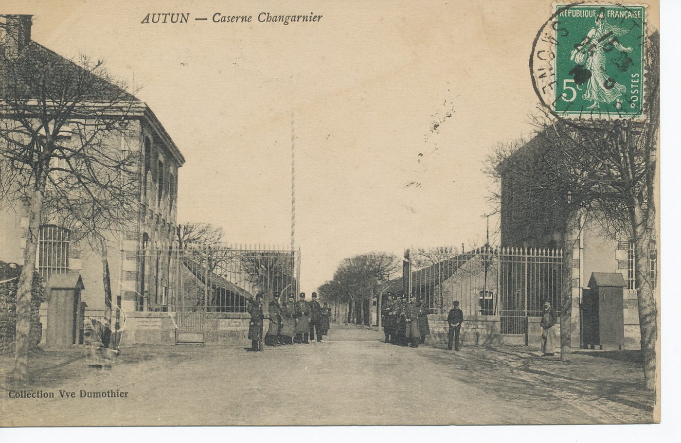 Autun. Caserne Changarnier.