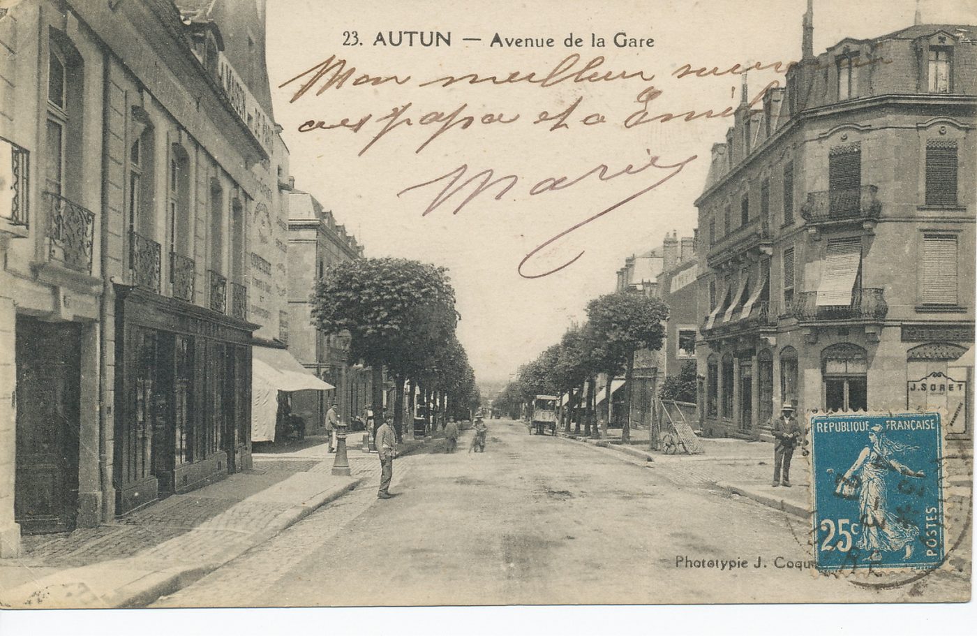Autun. Avenue de la Gare.