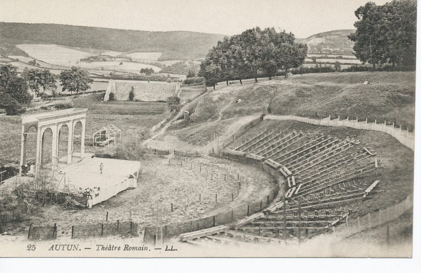 Autun. Théâtre romain.