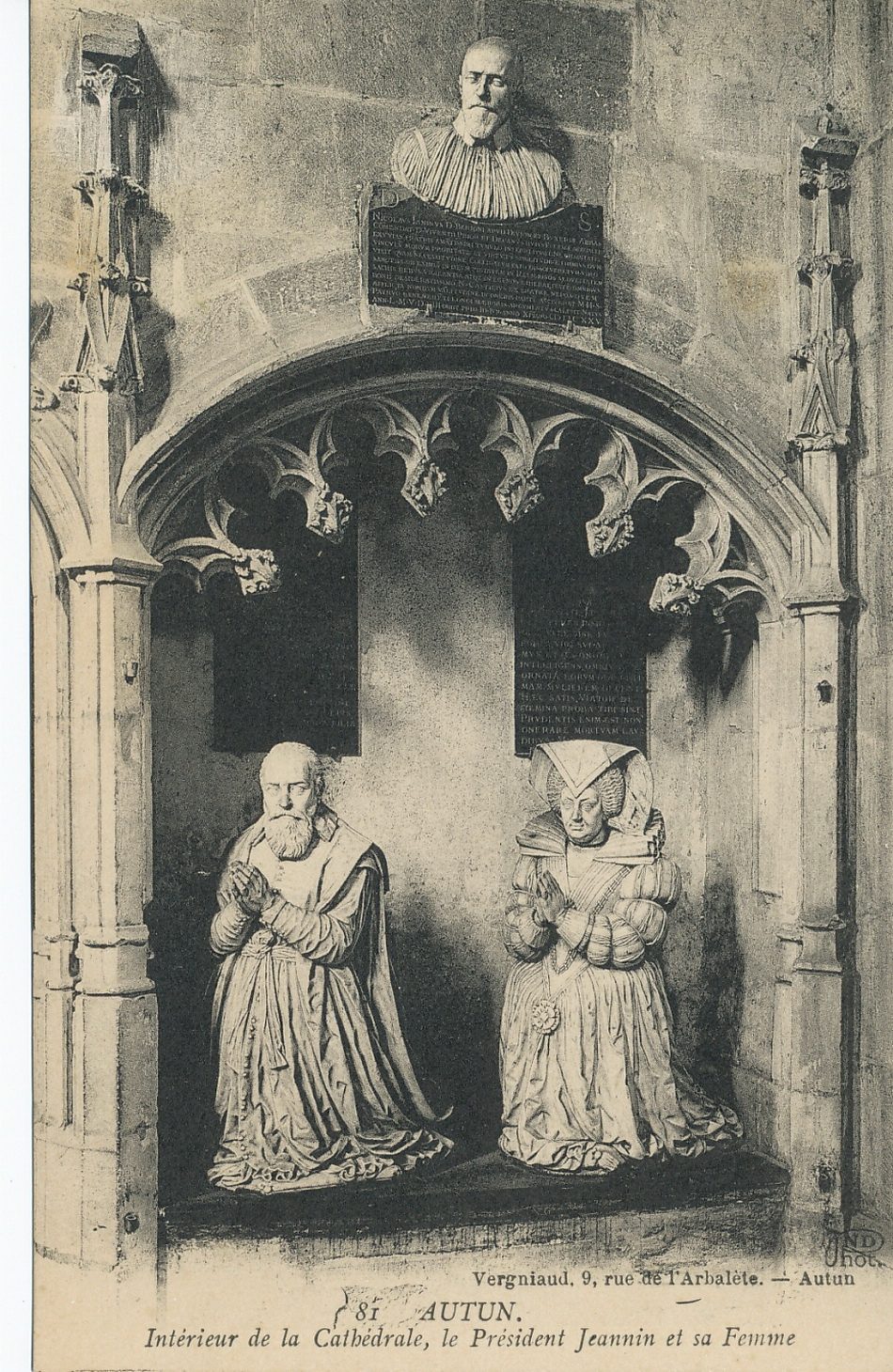 Autun. Intérieur de la cathédrale, le président Jeannin et sa femme.