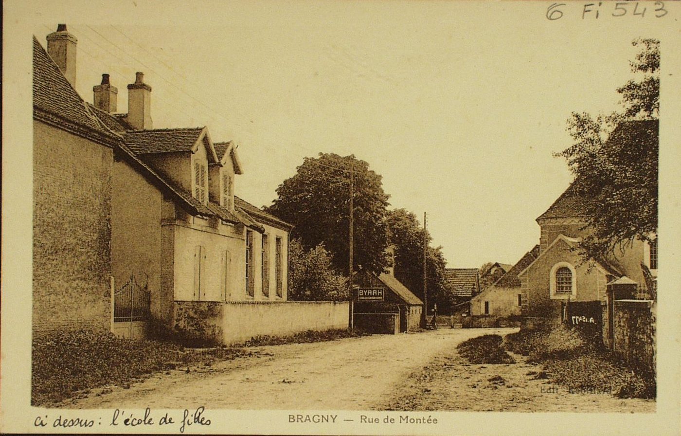 Bragny. Rue de Montée.
