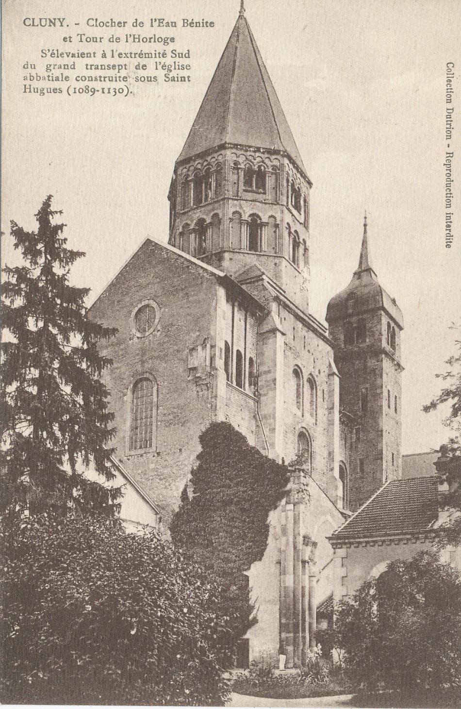 Cluny. Clocher de l'Eau Bénite et Tour de l'Horloge s'élevaient à l'extrémité Sud du grand transept de l'église abbatiale construite sous saint Hugues (1089-1130).