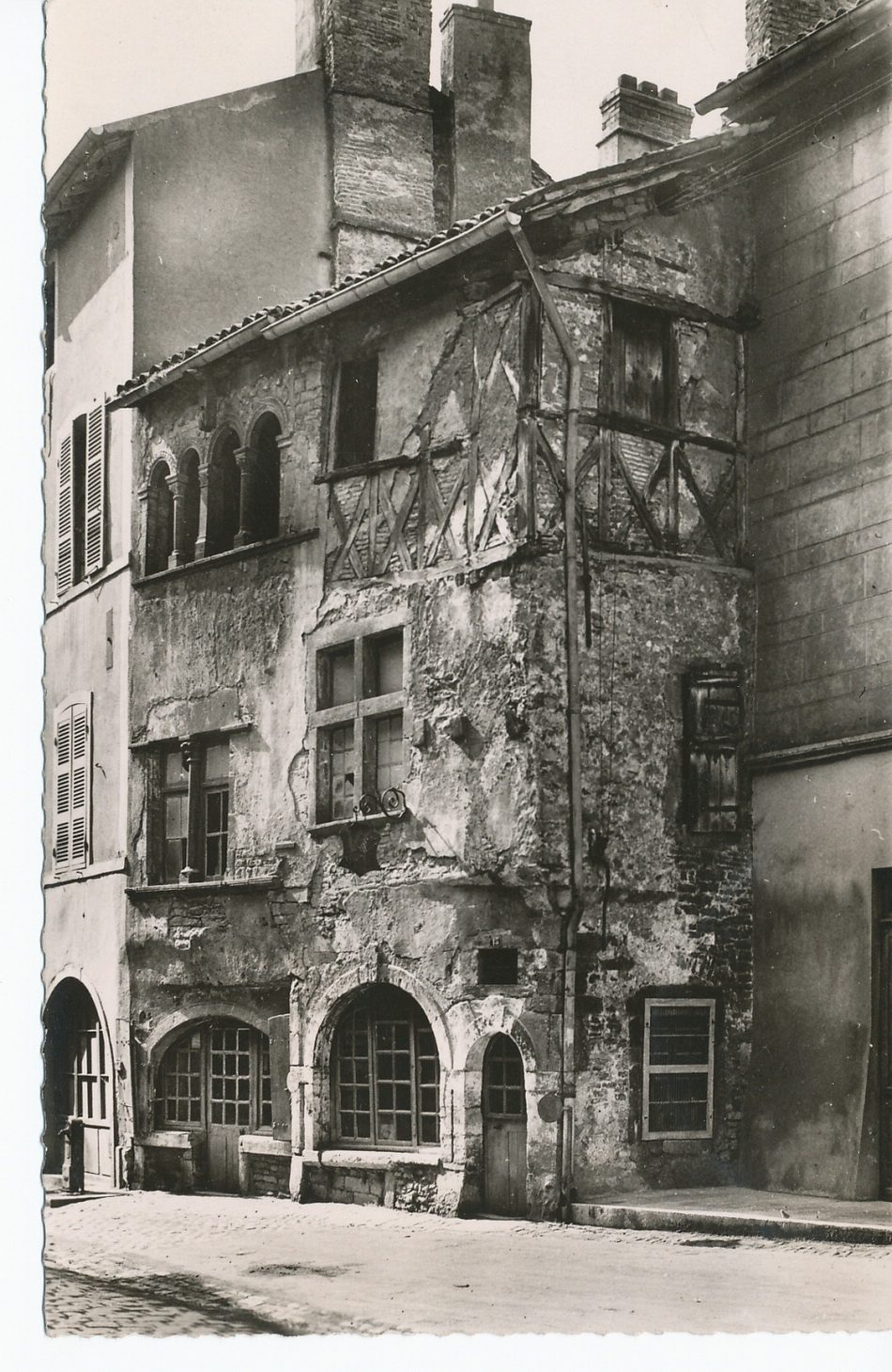 Cluny. Vieille maison.
