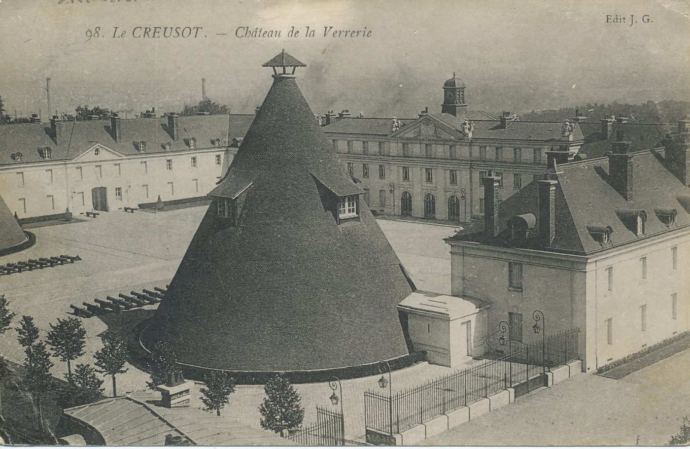 Le Creusot. Château de la Verrerie.