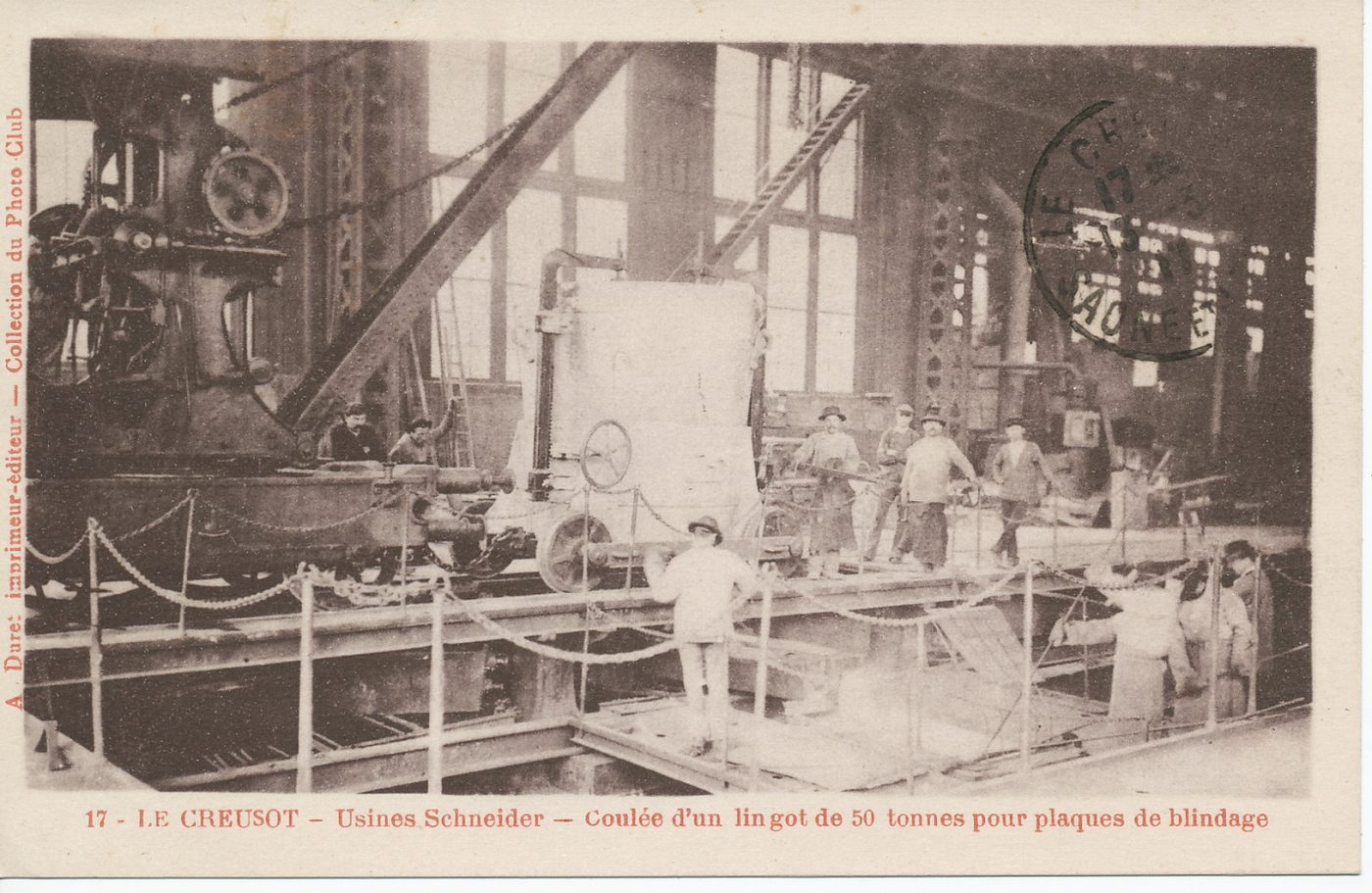 Le Creusot. Usines Schneider. Coulée d'un lingot de 50 tonnes pour plaques de blindage.