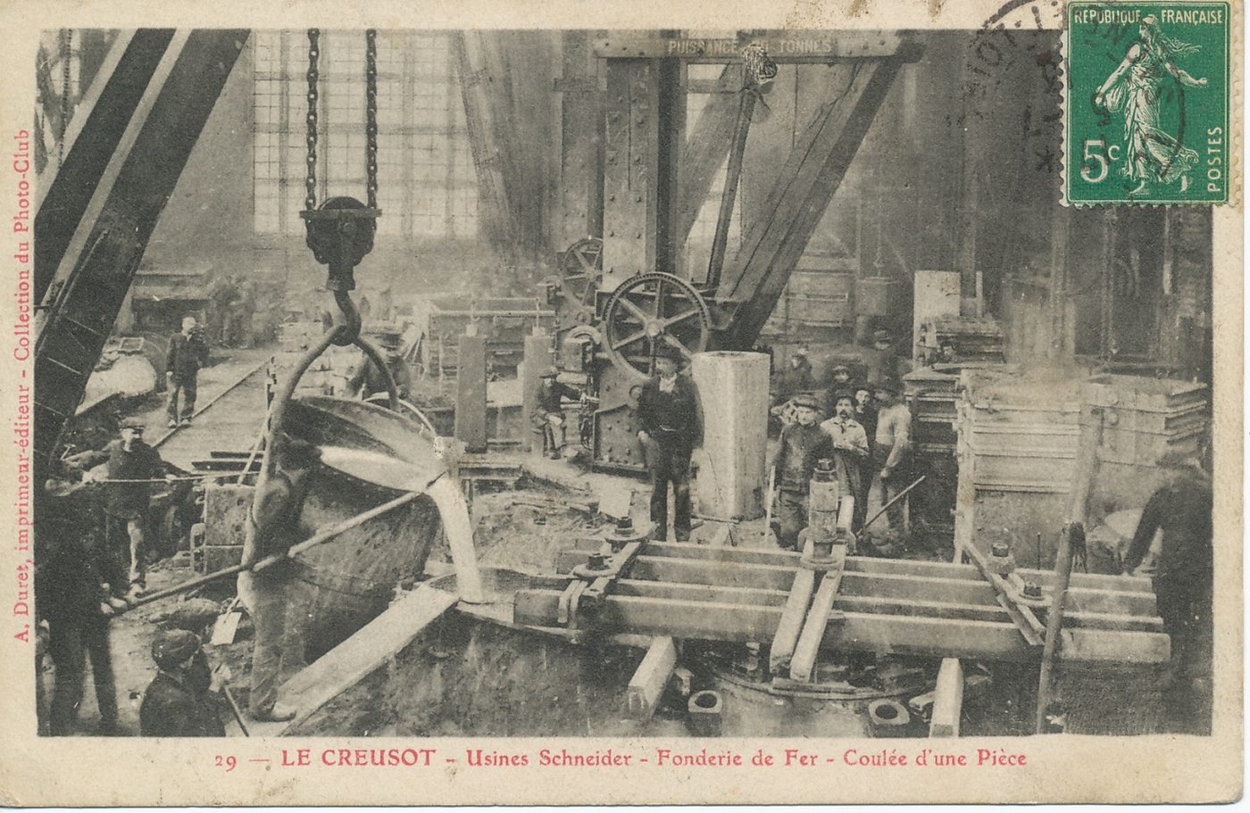 Le Creusot. Usines Schneider. Fonderie de fer. Coulée d'une pièce.