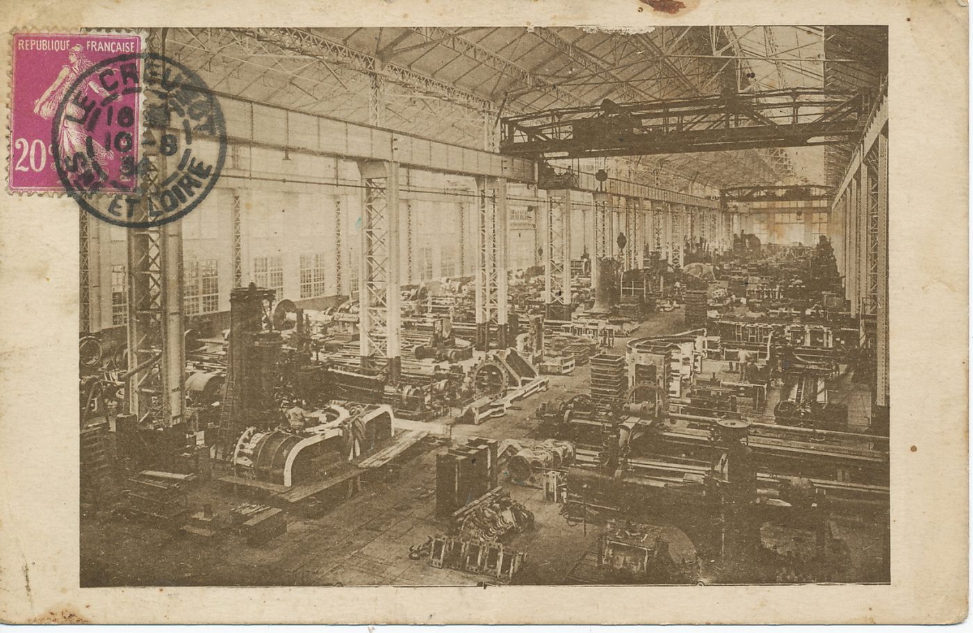 Usines du Creusot. Vue intérieure des ateliers de mécanique générale.
