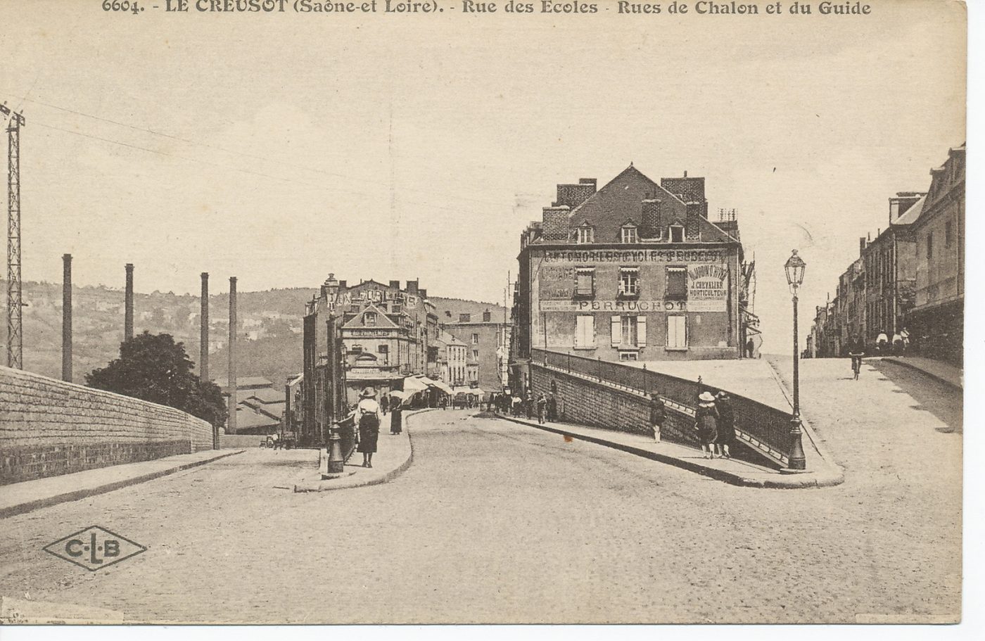 Le Creusot. Rue des Ecoles. Rues de Chalon et du Guide.