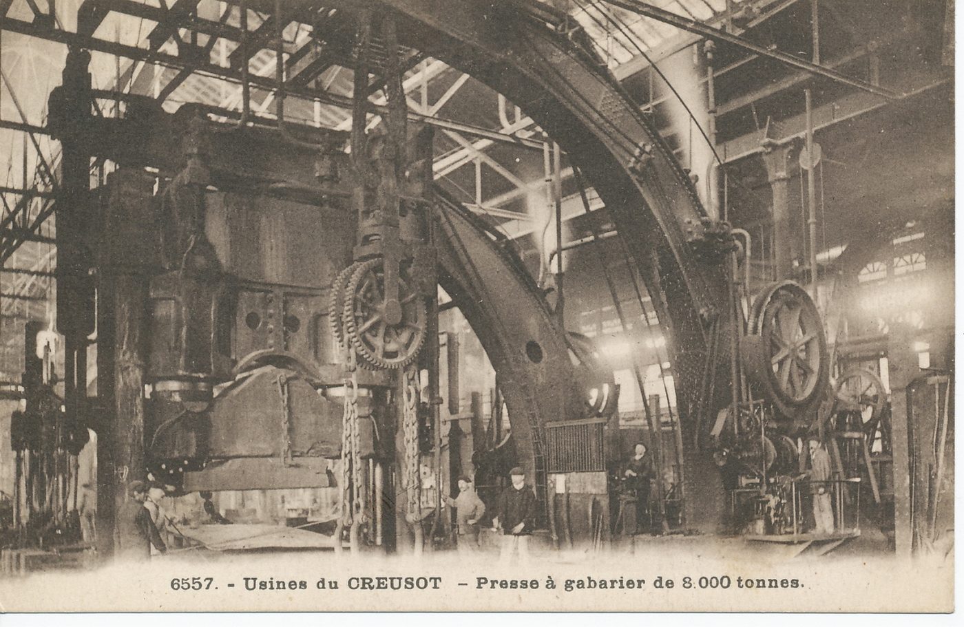 Usines du Creusot. Presse à gabarier de 8000 tonnes.