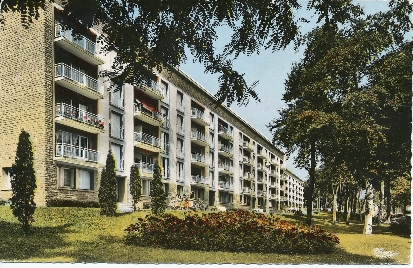 Le Creusot. Les HLM du Parc.