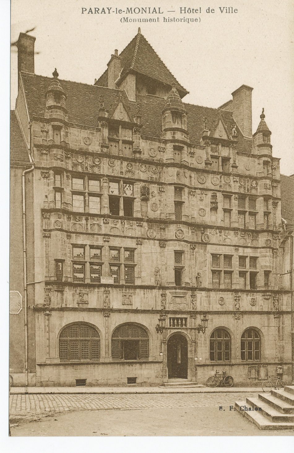 Paray-le-Monial. Hôtel de ville (monument historique).