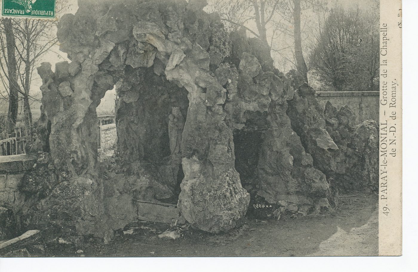 Paray-le-Monial. Grotte de la chapelle de N.D de Romay.