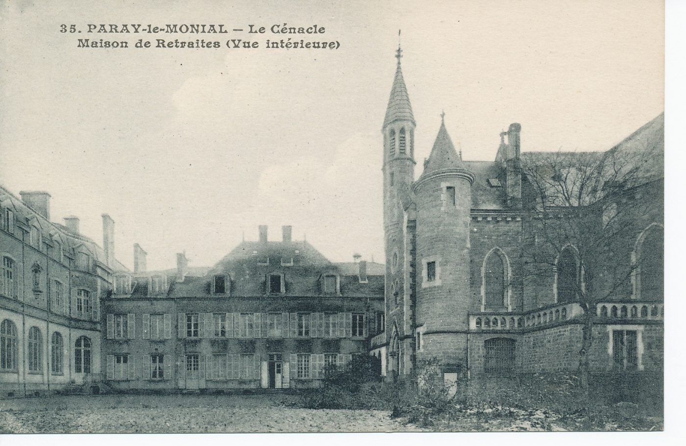 Paray-le-Monial. Le cénacle. Maison de retraite (vue intérieure).
