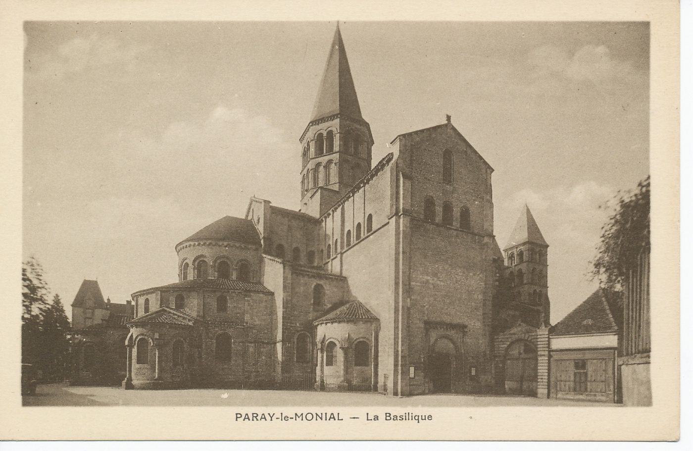 Paray-le-Monial. La basilique.