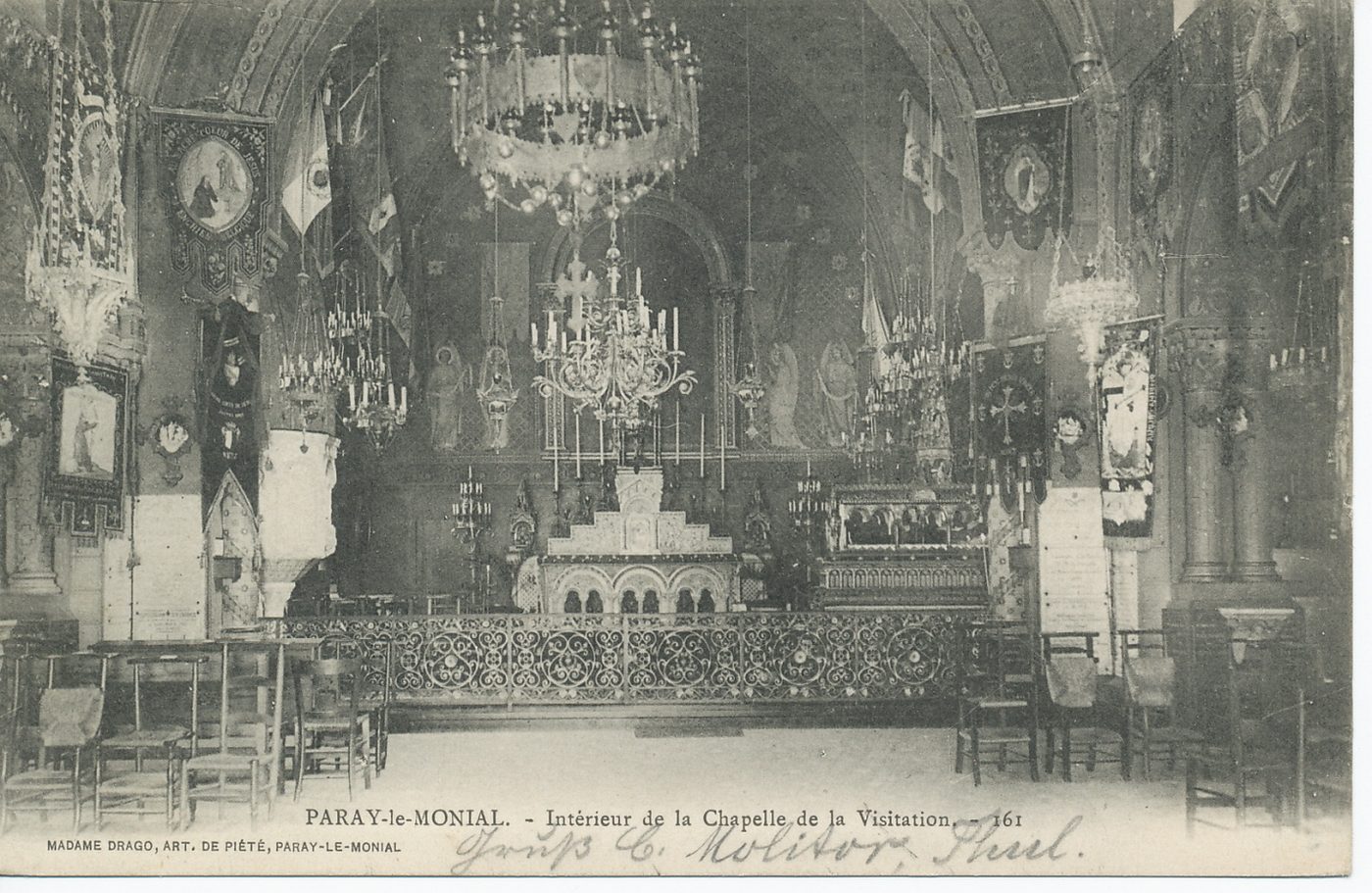 Paray-le-Monial. Intérieur de la chapelle de la Visitation.