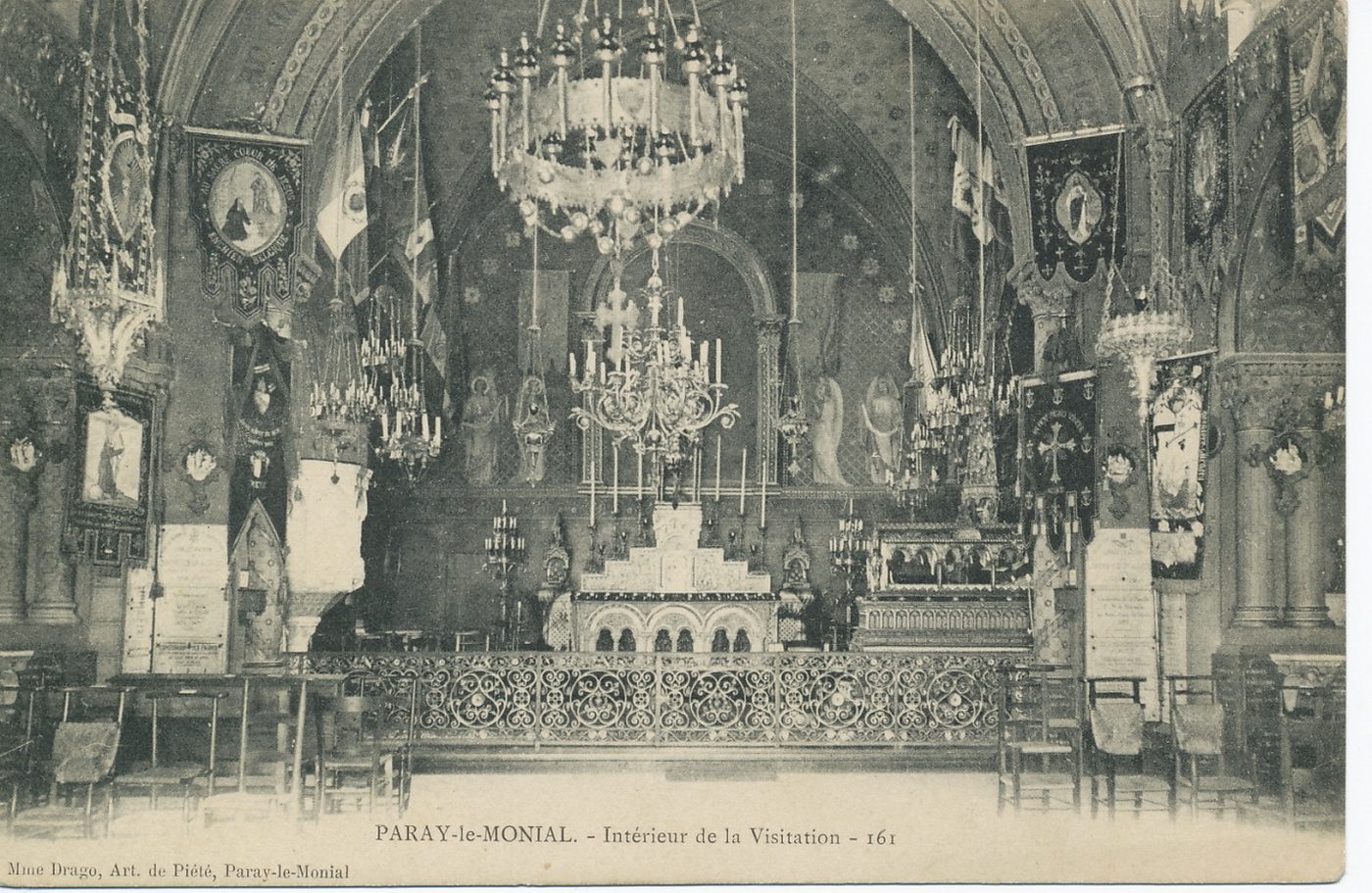 Paray-le-Monial. Intérieur de la Visitation.