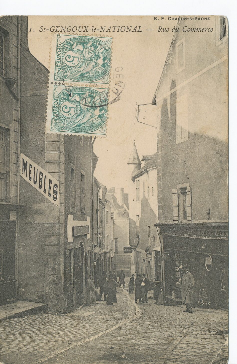 Saint-Gengoux-le-National. Rue du Commerce.