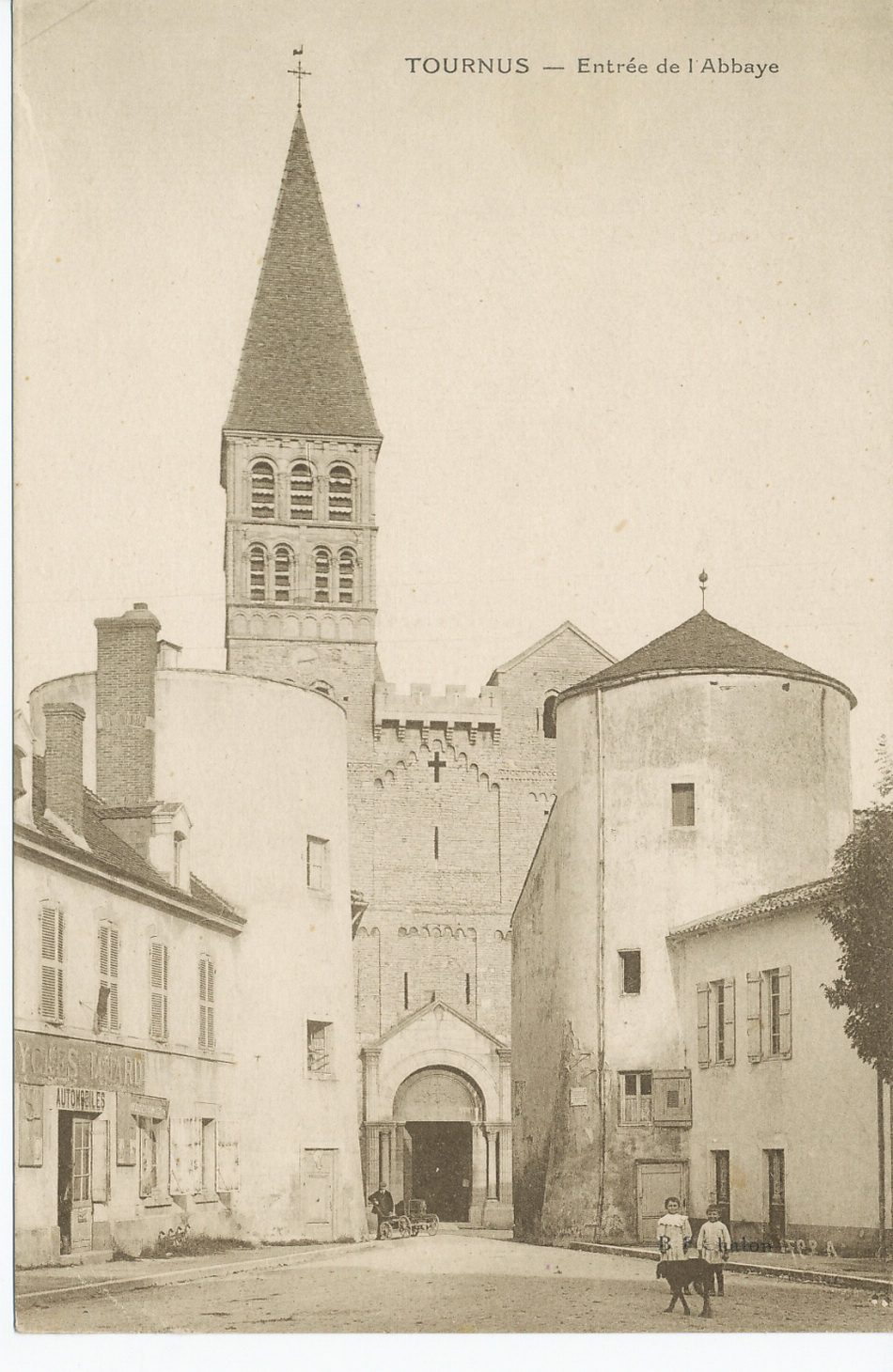 Tournus. Entrée de l'abbaye.