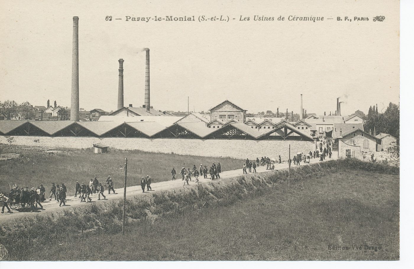 Paray-le-Monial. Les usines de céramique.