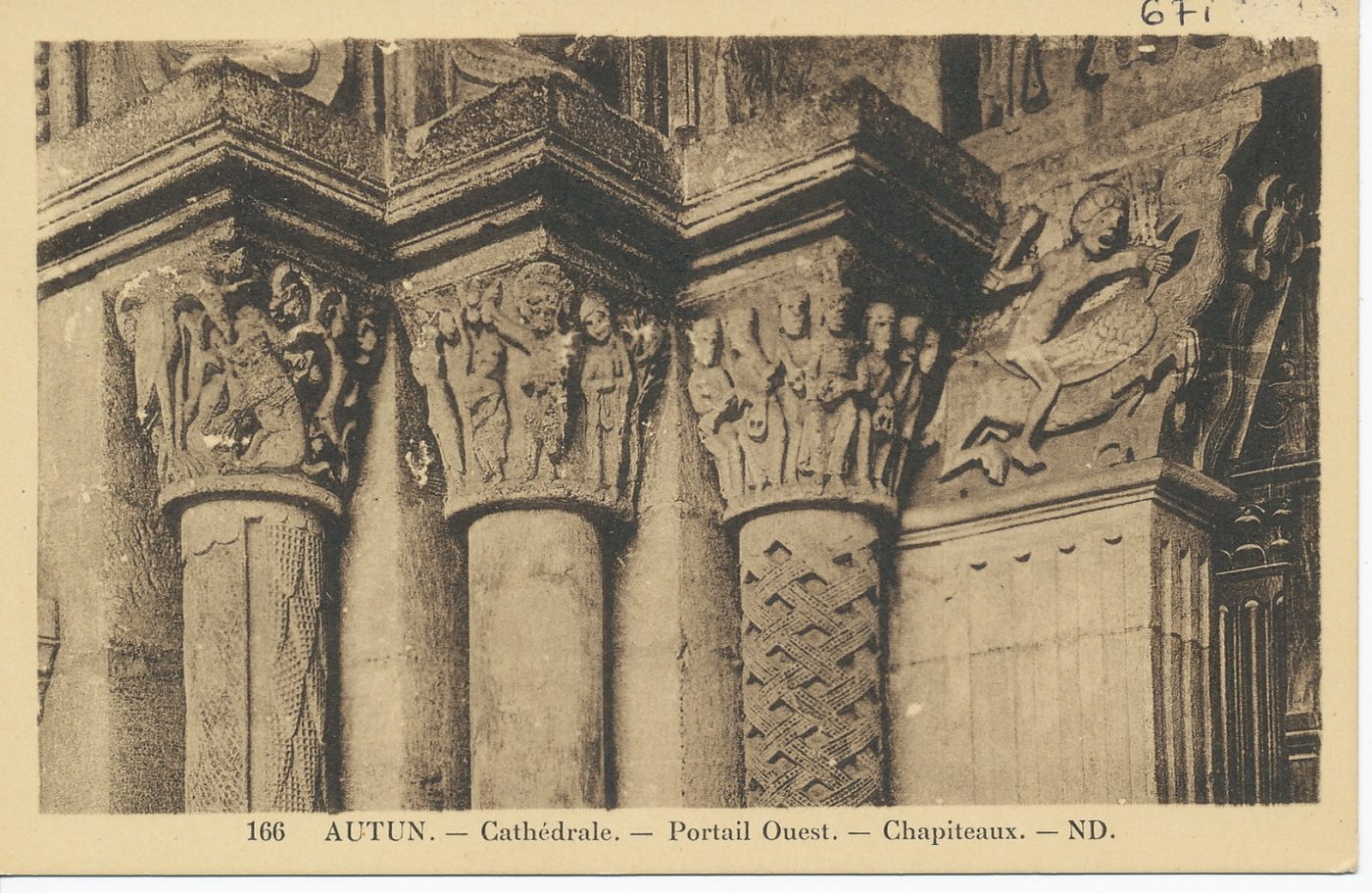 Autun. Cathédrale. Portail Ouest. Chapiteaux.