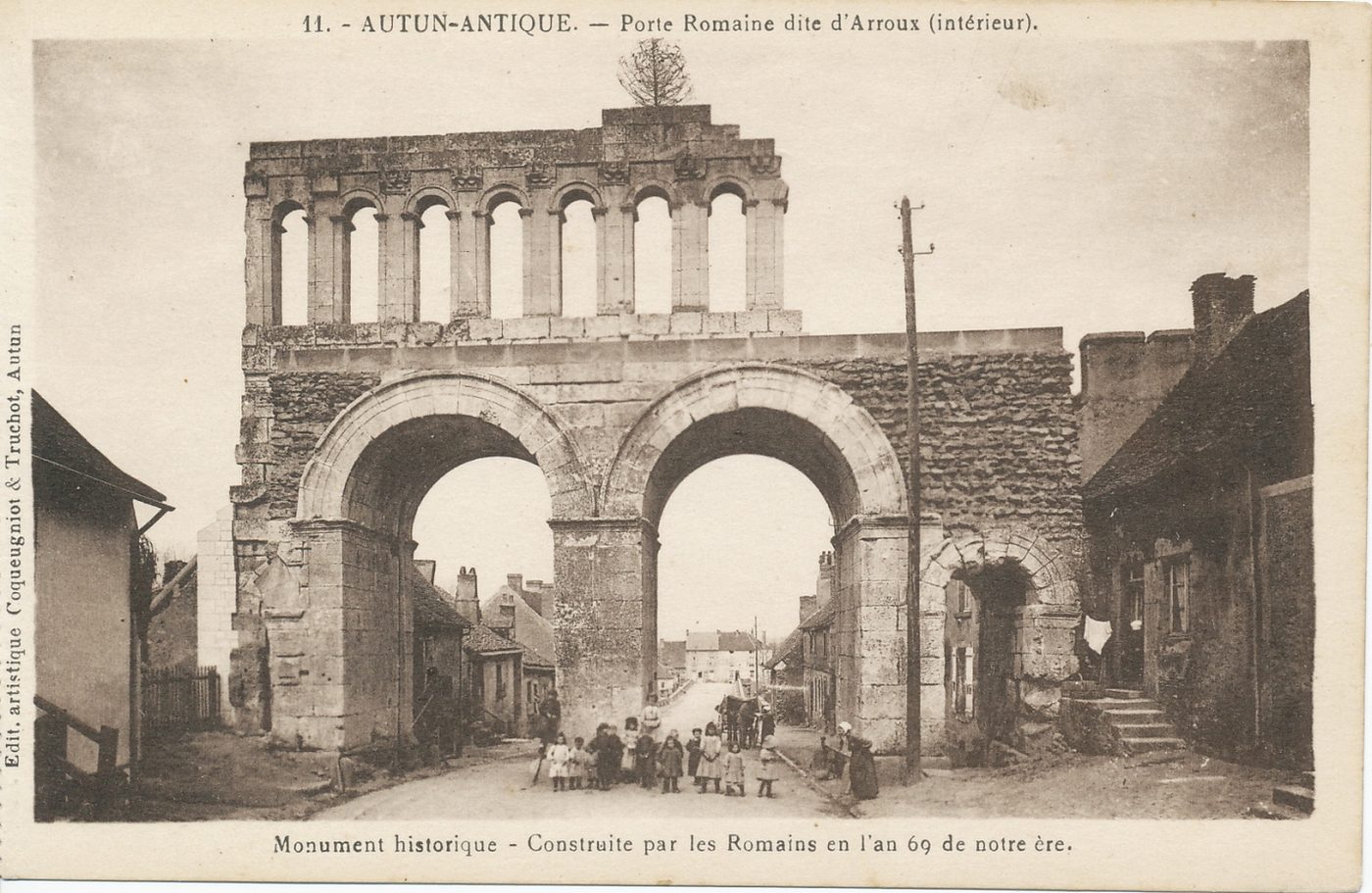 Autun antique. Porte romaine dite d'Arroux (intérieur).