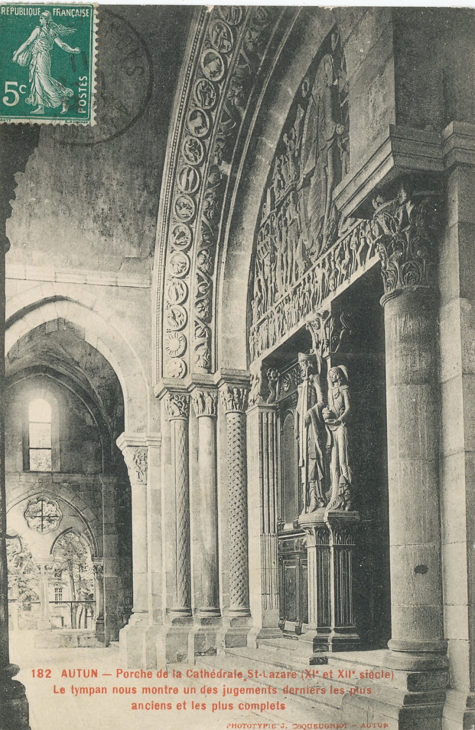 Autun. Porche de la cathédrale Saint-Lazare (XIe et XIIe s.). Le tympan nous montre un des jugements derniers les plus anciens et les plus complets.
