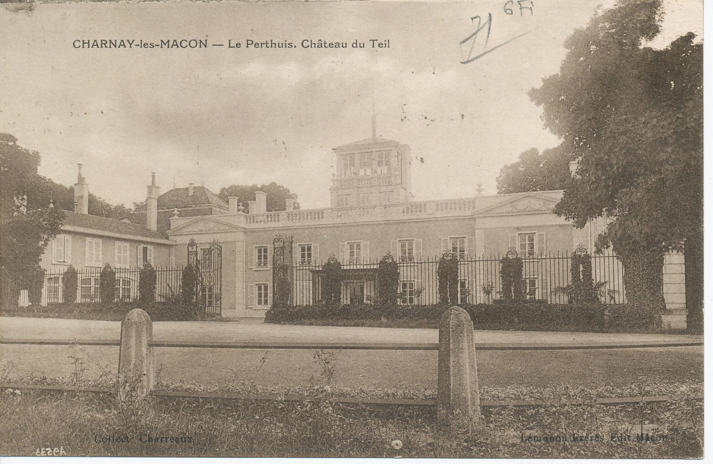 Charnay-lès-Mâcon. Le Perthuis. Château du Teil.