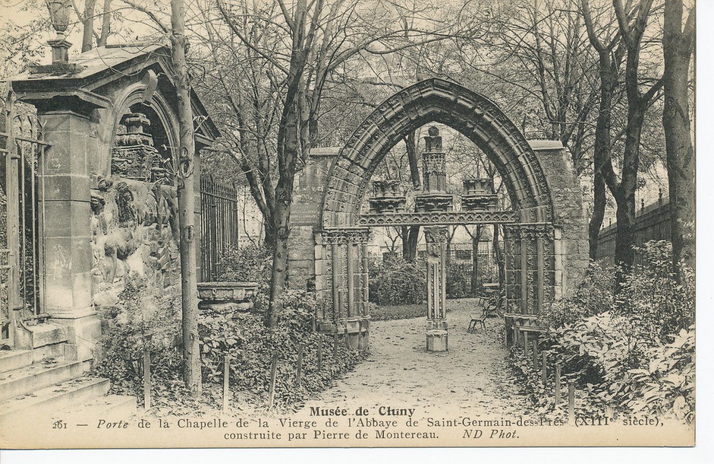 Musée de Cluny. Porte de la chapelle de la vierge de l'abbaye de Saint-Germain-des-Prés (XIIIe s.), construite par Pierre de Montereau.
