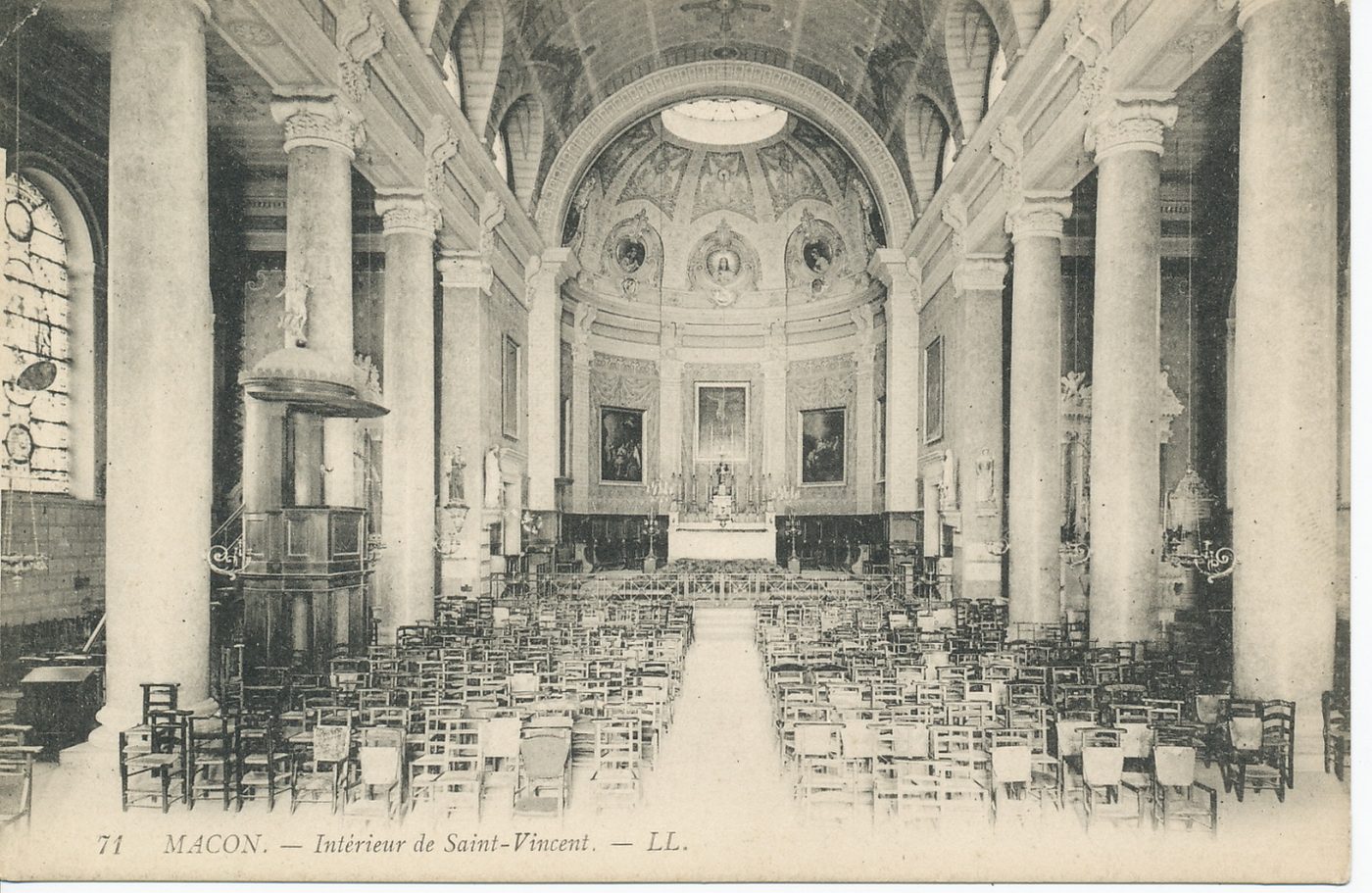 Mâcon. Intérieur de Saint-Vincent.