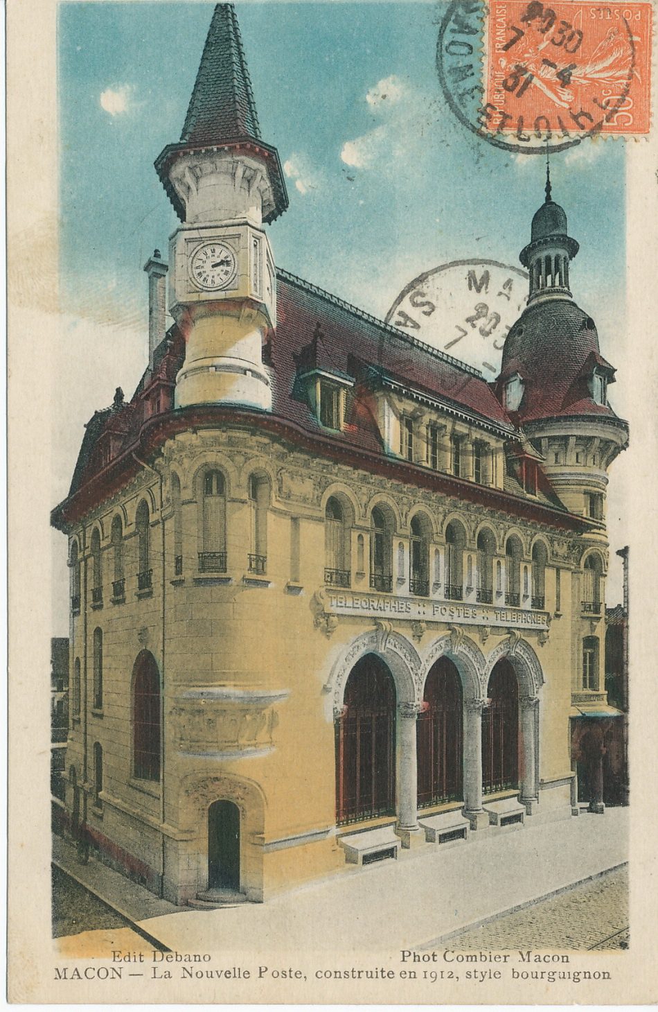 Mâcon. La nouvelle poste, construite en 1912, style bourguignon.