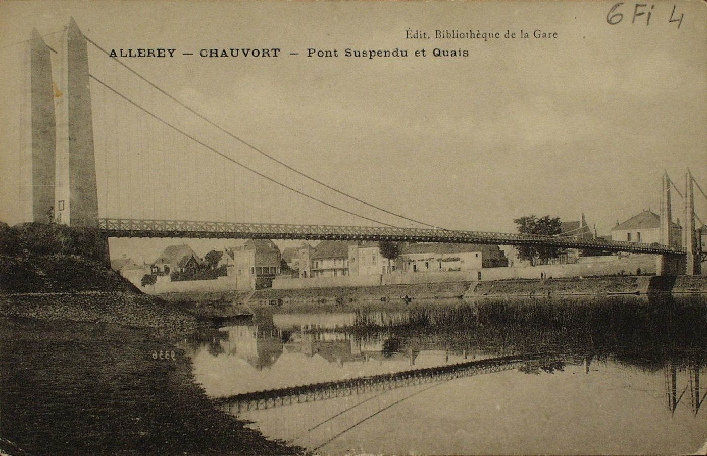 Allerey-Chauvort. Pont suspendu et quais.
