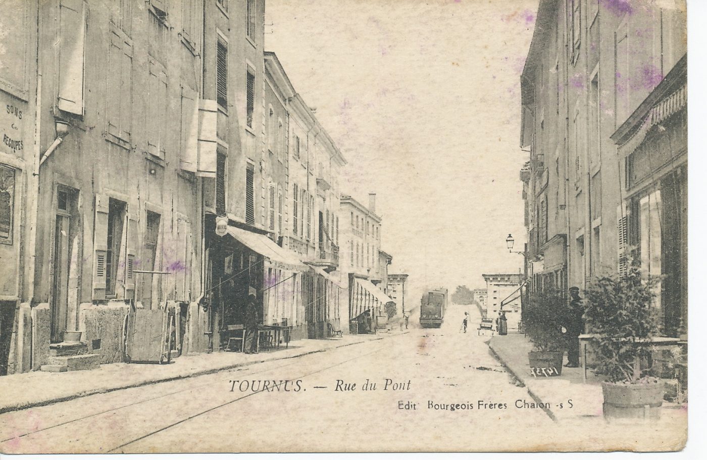 Tournus. Rue du Pont.