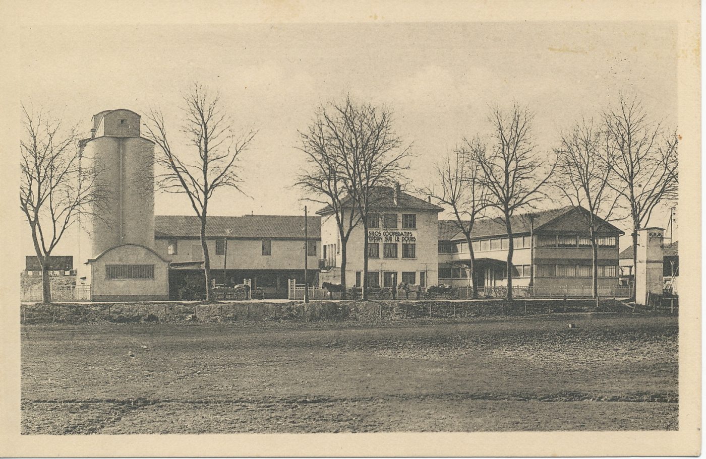 Société coopérative des magasins et silos de Verdun-sur-le-Doubs.