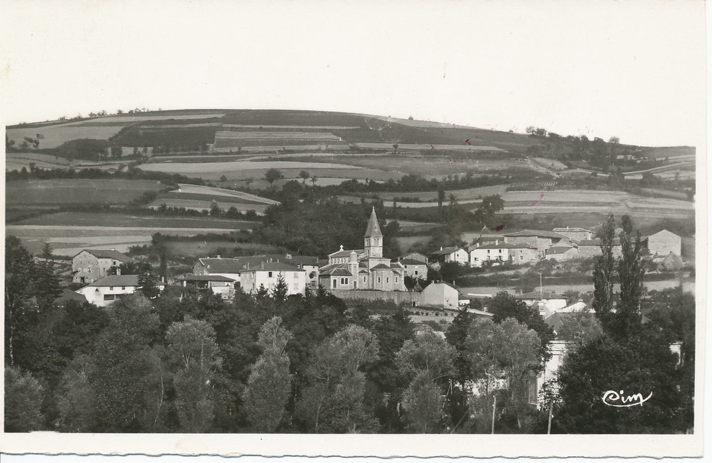 Saint-Léger-sous-la-Bussière. Vue panoramique.