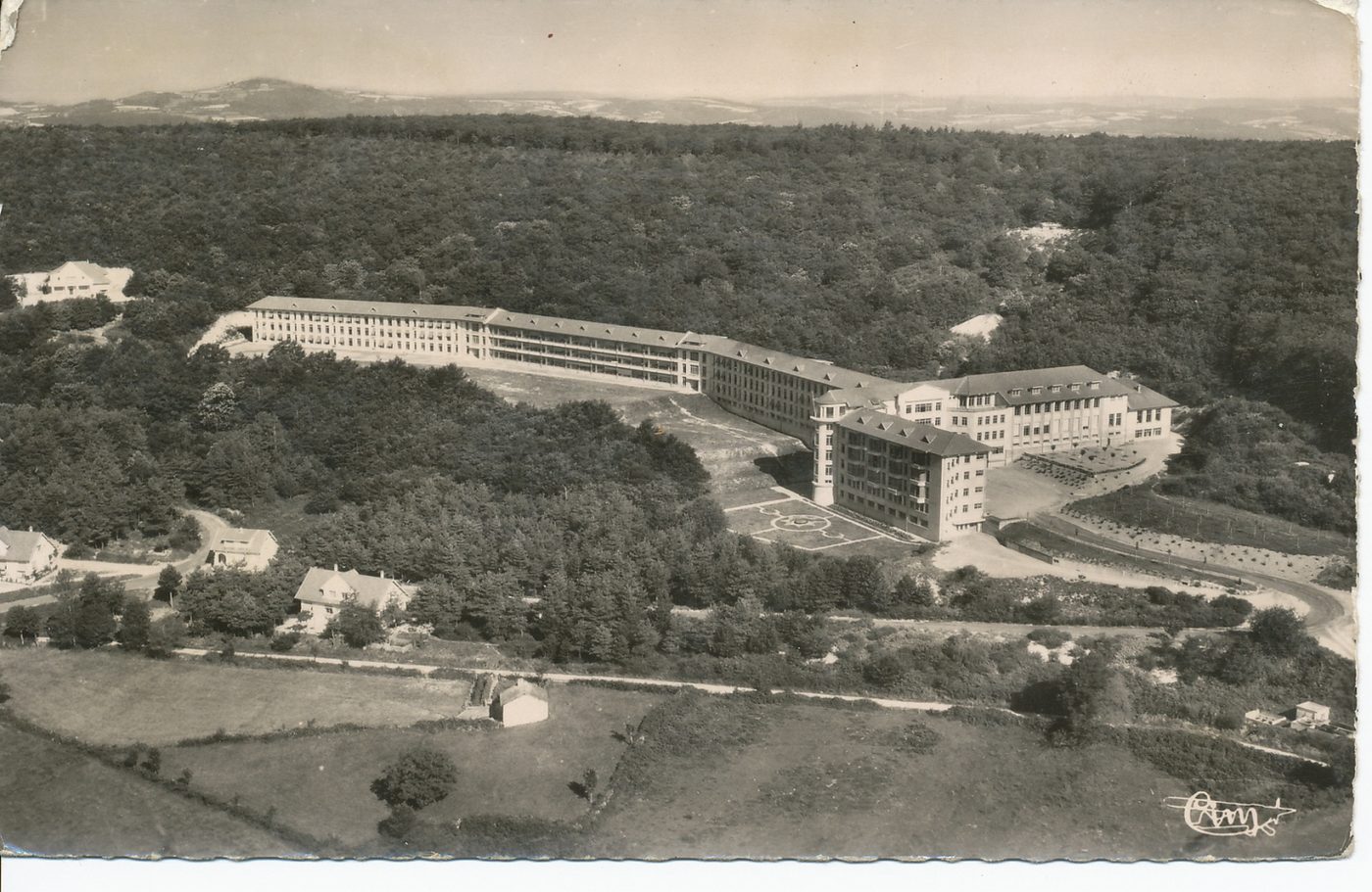 Bergesserin. Vue aérienne du sanatorium.